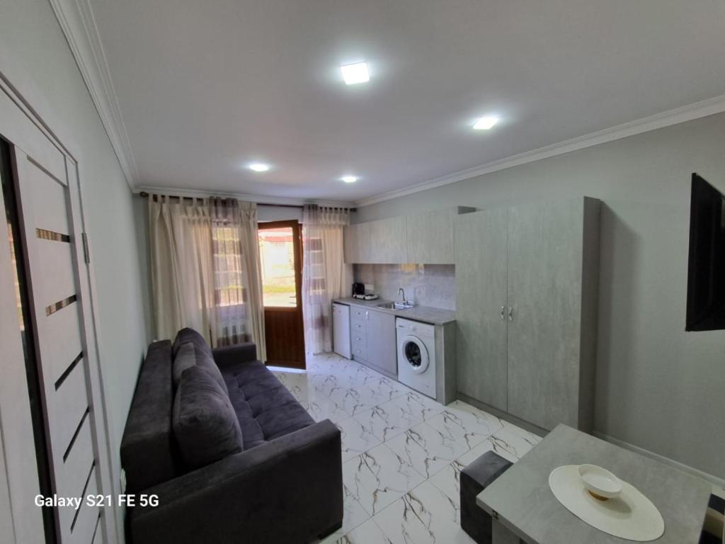 Kuchyň nebo kuchyňský kout v ubytování EKA House