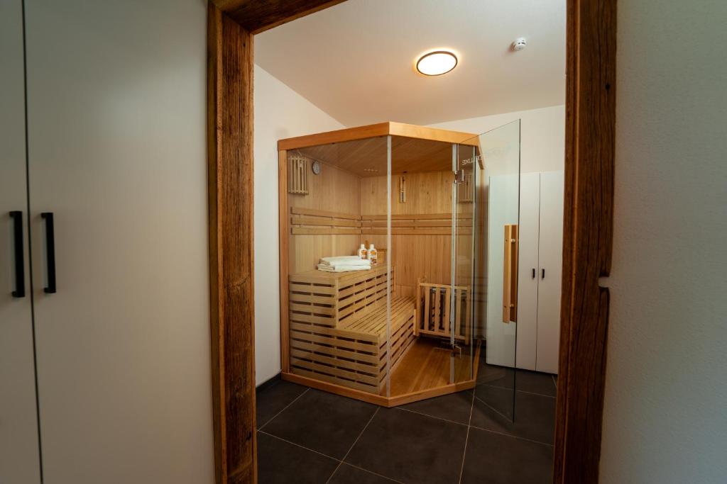 Koupelna v ubytování Luxusferienwohnung mit Sauna - NEUBAU