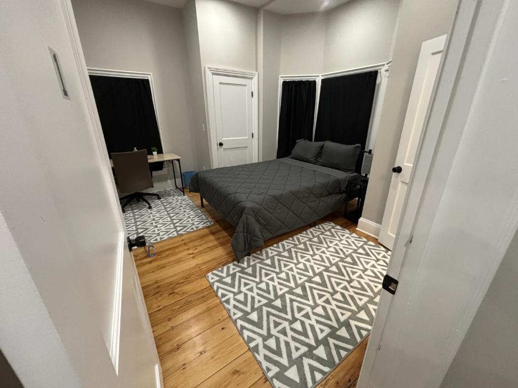 Postel nebo postele na pokoji v ubytování HomeStay B&B in Boston - 3 locations in Dorchester