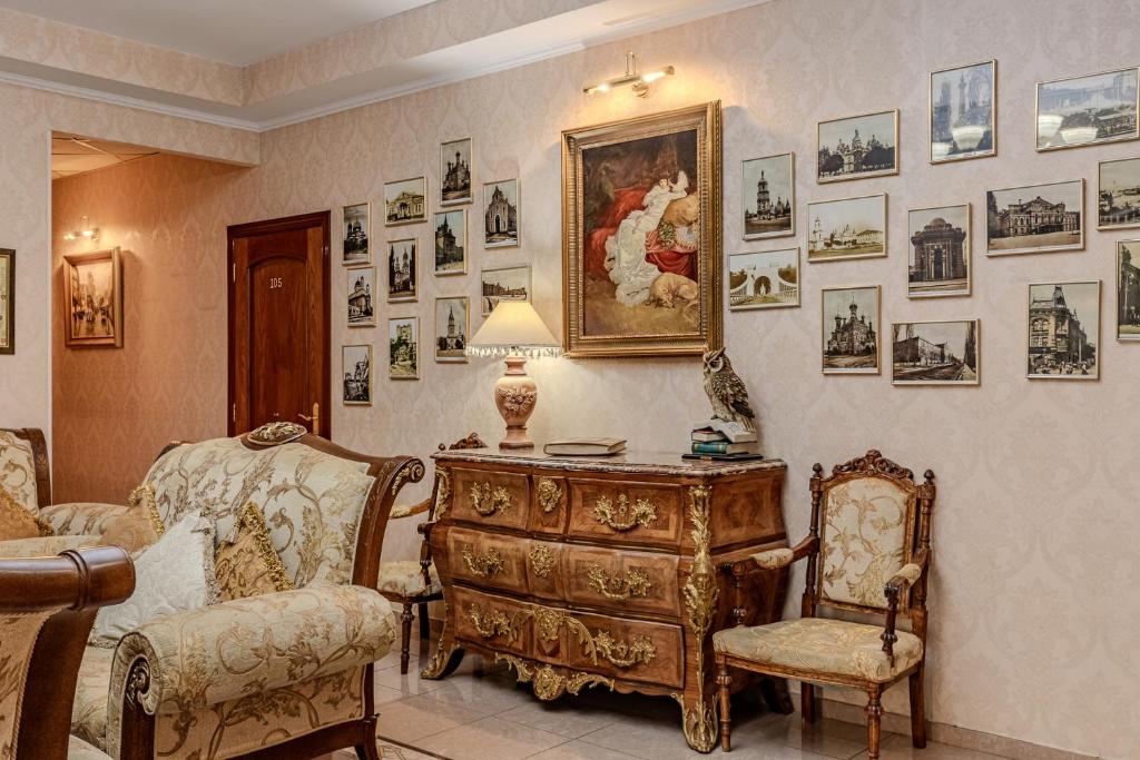 Posezení v ubytování Gallery Hotel Gintama Apgrade