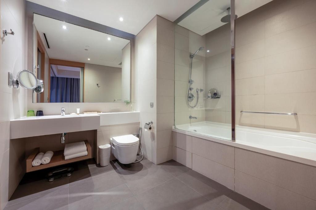 Phòng tắm tại Dorsett Changi City Singapore