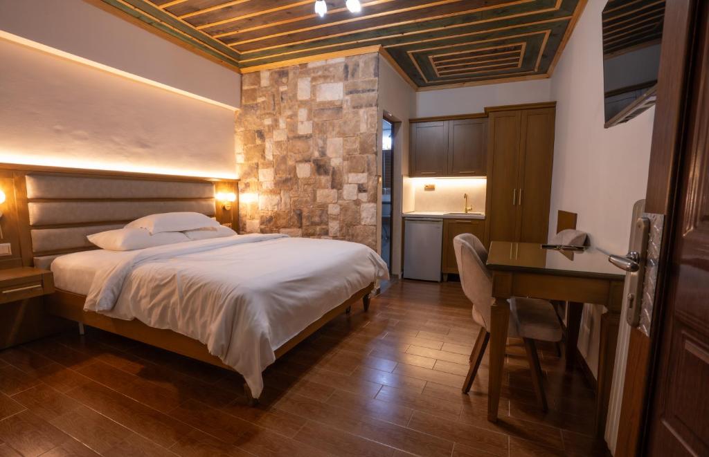 Kallinikos Guesthouse - 8