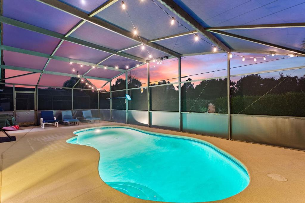 Bazén v ubytování Pool Villa Near Disney nebo v jeho okolí