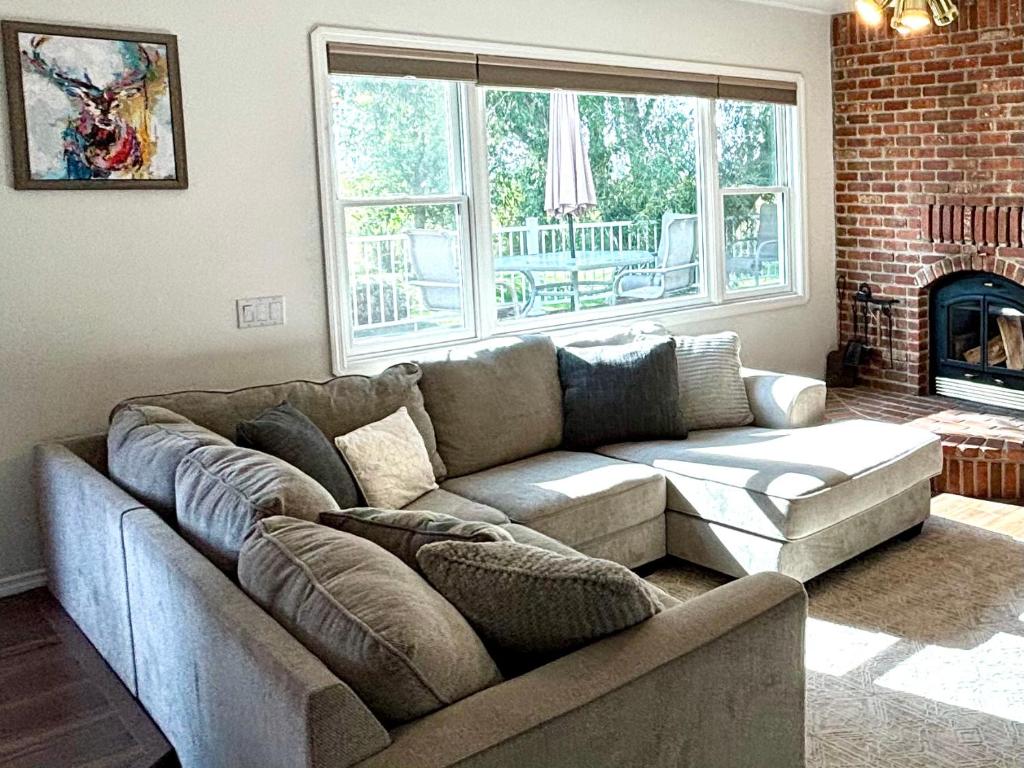 Fox Hollow Inn - Four-Bedroom House