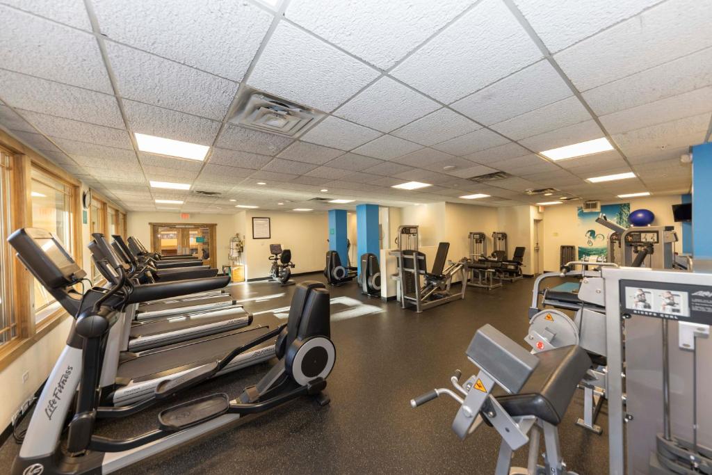 Fitness centrum a/nebo fitness zařízení v ubytování NEW! Marriott Slope View Ski & Summer Luxury Studio Sleeps 4 Full kitchen, Amenities & Paid Parking