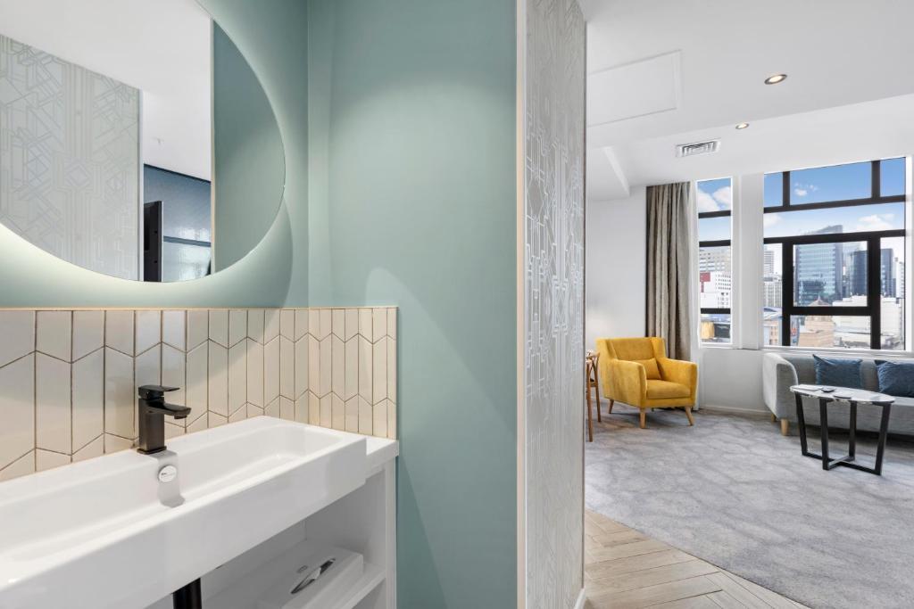 Posezení v ubytování Legacy Airedale Hotel Auckland