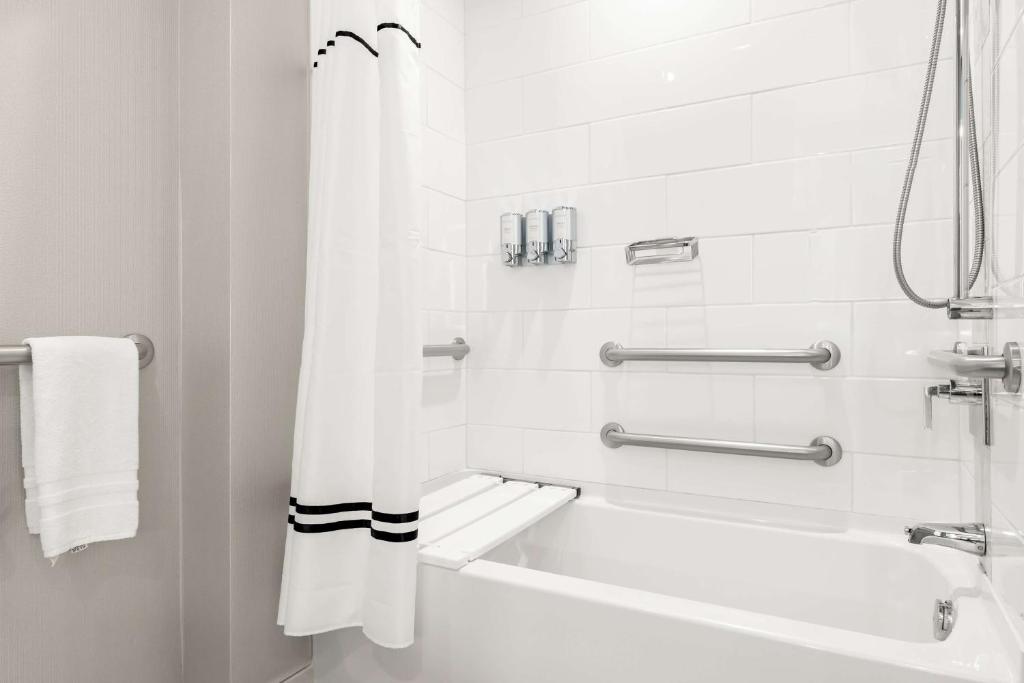 Sonesta Bee Cave Austin Hill Country - 