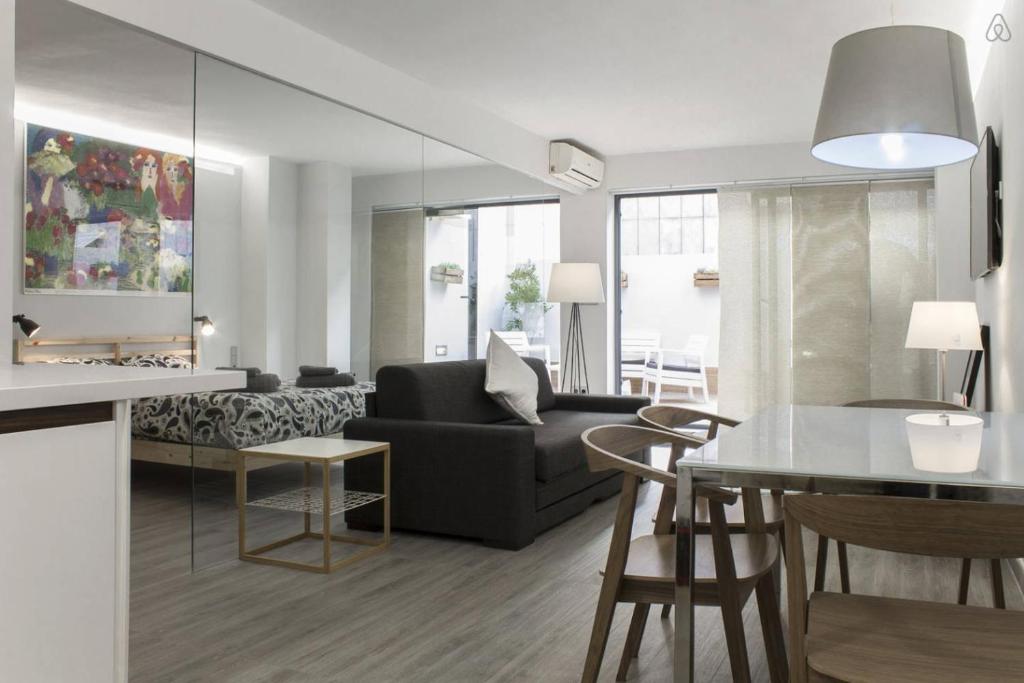 Plaza Ayuntamiento Grand Apartments