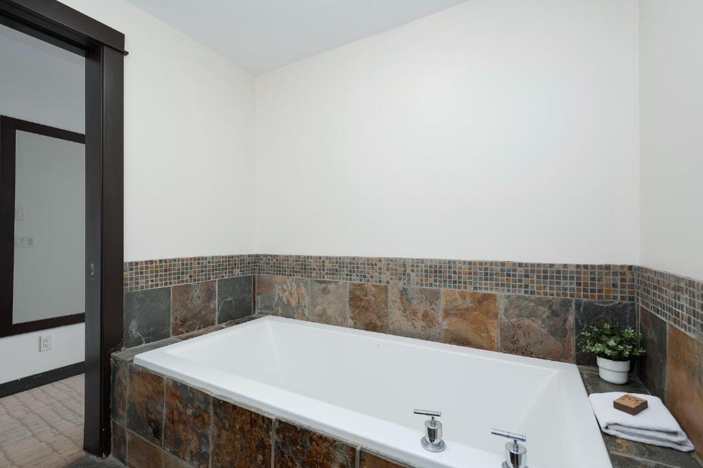 Heavenly Mountain Condo managed by Little Sister Getaways - Resim 17