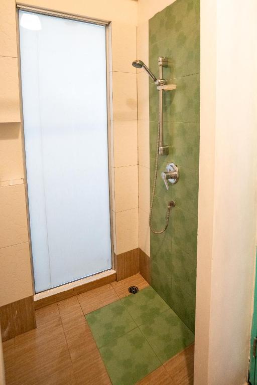 Nomads Ao Nang Party Hostel 18-35 Years Old Only - 8