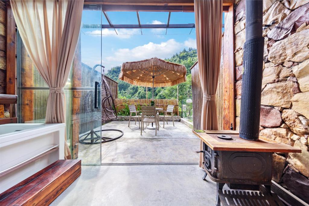 Homeward Mountain Resort - Комната короля Courtyard Delux