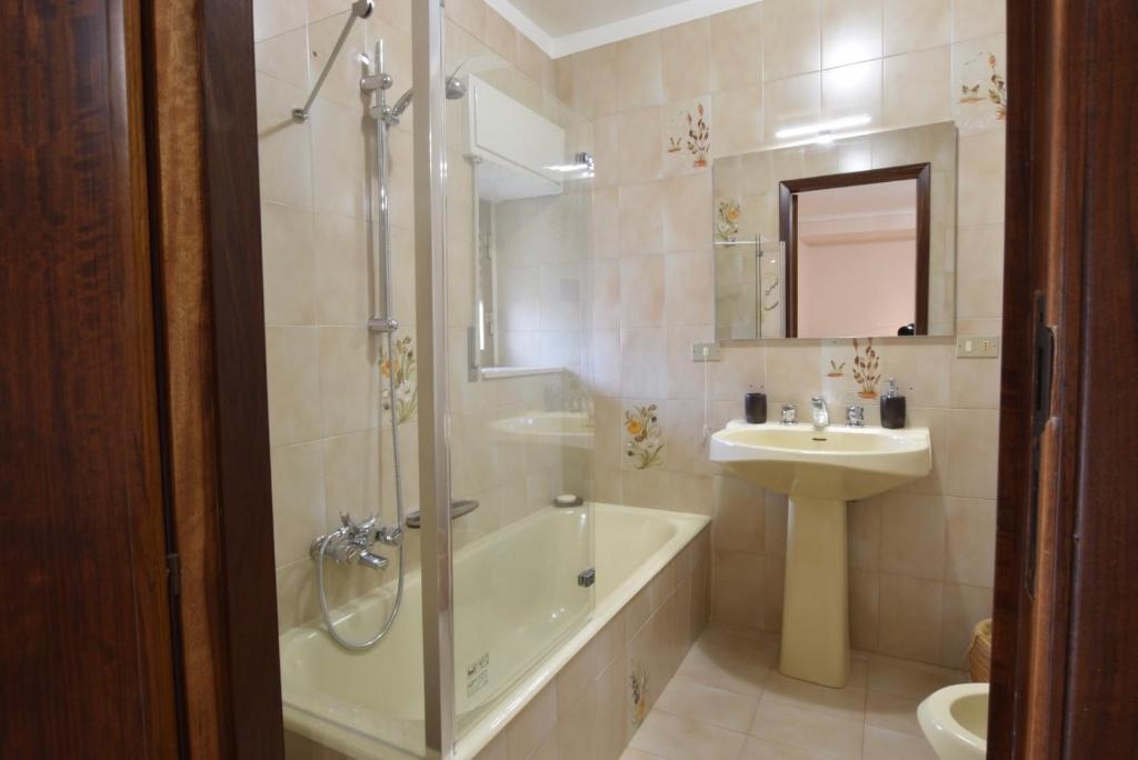 Koupelna v ubytování A Rua Camera con bagno privato vicino al Duomo