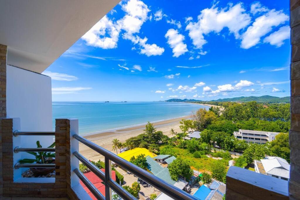 Beachfront Studio Condo-Seaview - BW1, Hua Hin (aktualisierte Preise ...