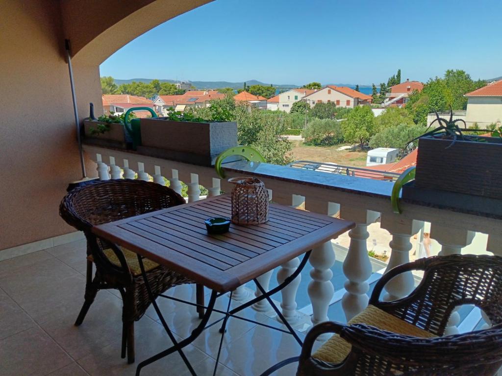 Apartment in Biograd na Moru with Balcony, Air conditioning, Wi-Fi, Dishwasher (4818-4)