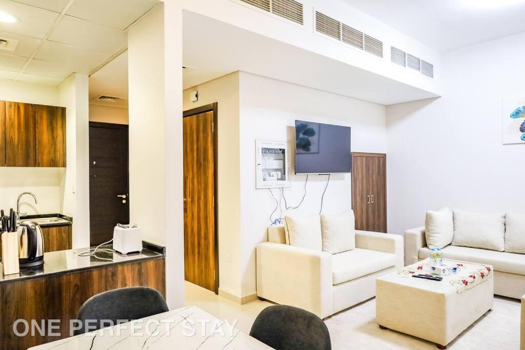 Η κουζίνα ή μικρή κουζίνα στο Elegant & Inviting 3BR Villa Townhouse