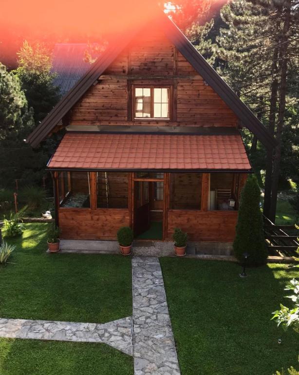 Budova, kde se prázdninový dům nachází