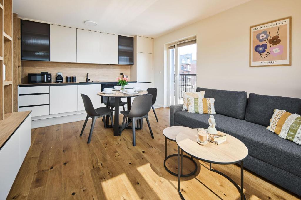 Symphony City Square Aparthotel by INA - Appartement De Luxe 2 Chambres Avec Balcon