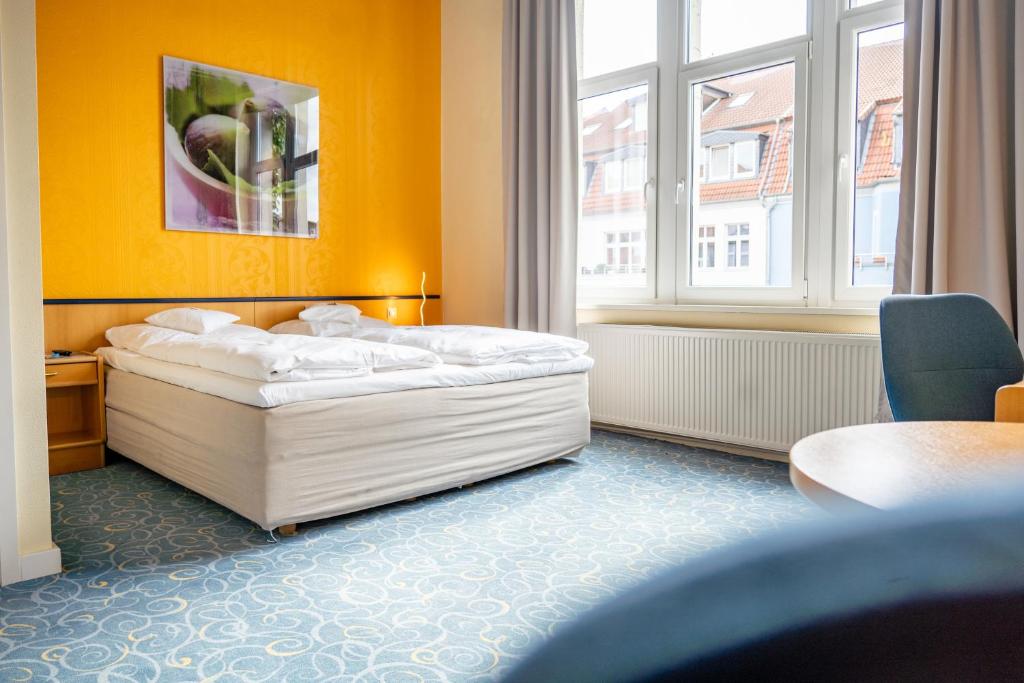 
Double Room (1 Adult + 1 Child)
