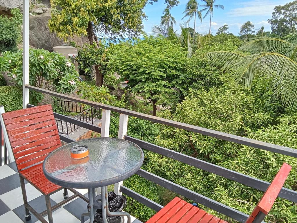 Balkón nebo terasa v ubytování Private Lodge Beachside Samui Lamai