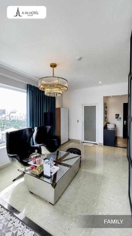 A In Hotel Riverside - Family Room With City View, Bathtub