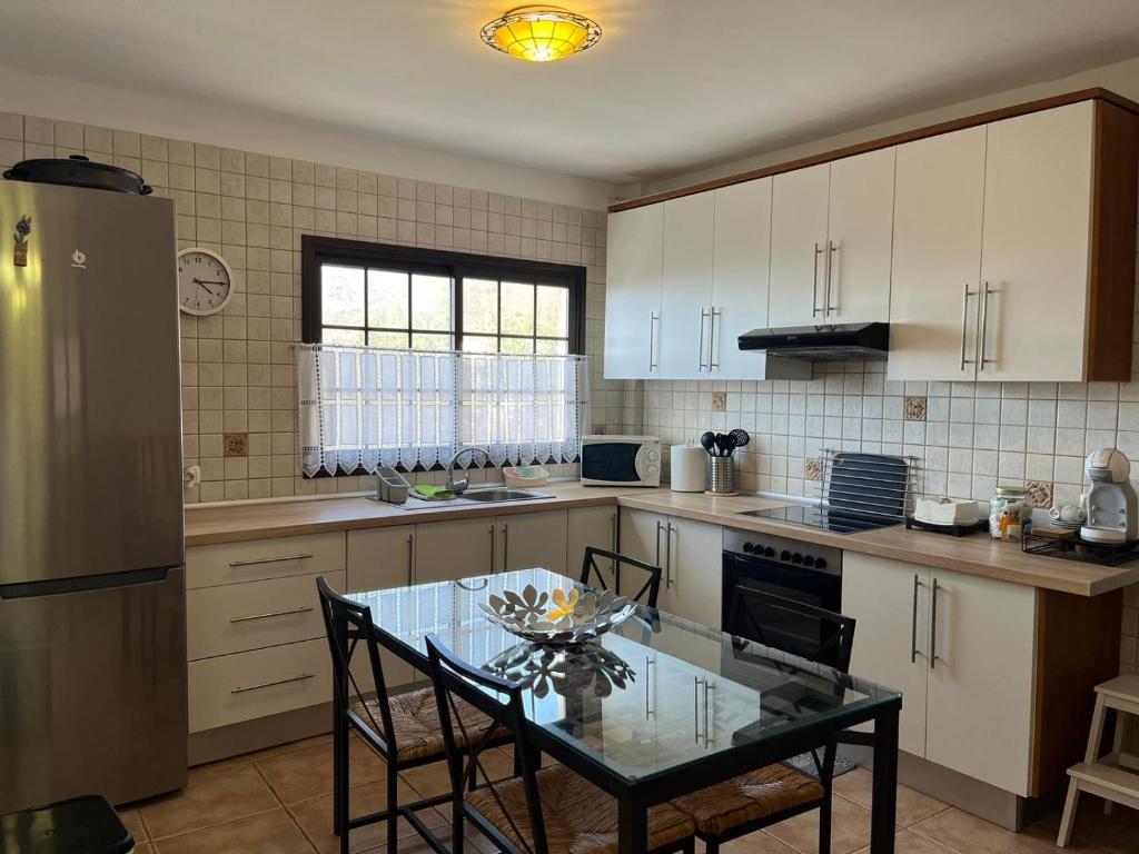 Kuchyň nebo kuchyňský kout v ubytování Casa El Almendrillo