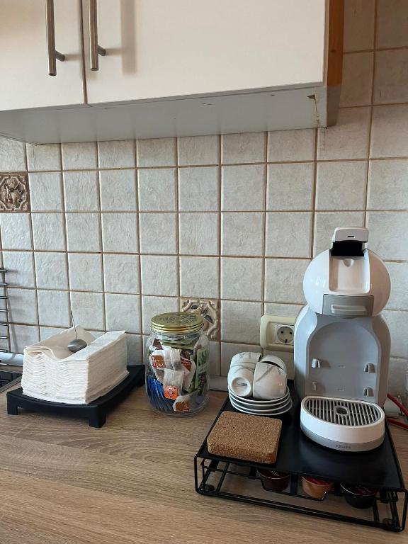 Příslušenství pro přípravu čaje a kávy v ubytování Casa El Almendrillo