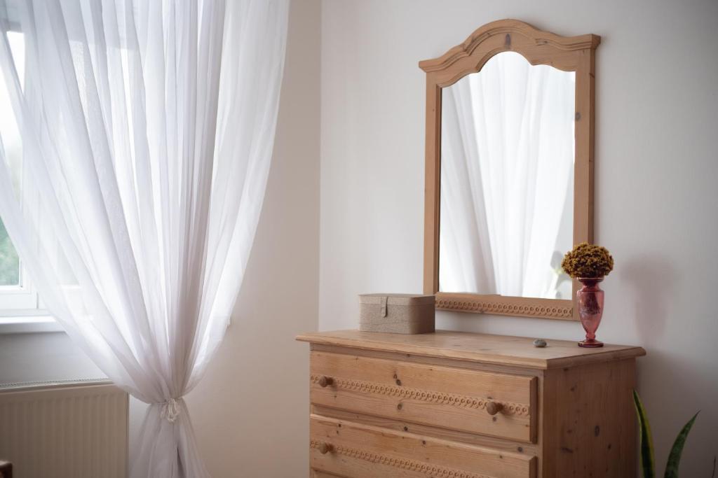 Foto dalla galleria di VILA GALA ubytování apartmány v secesní vile soukromé PARKOVÁNÍ u domu ZDARMA a Česká Lípa