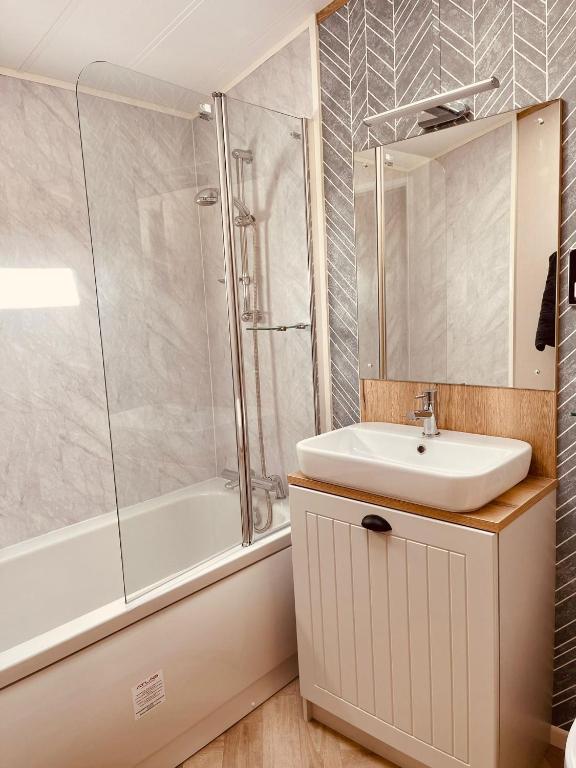 Koupelna v ubytování Luxury Lodge - Hoburne Devon Bay