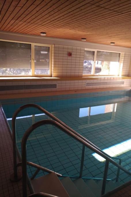 Bazén v ubytování Wohnung mit direktem Seeblick nebo v jeho okolí