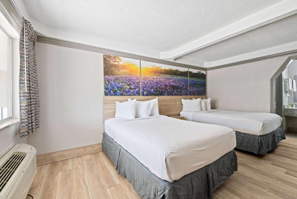 Days Inn by Wyndham Kenedy Karnes City - Habitación Queen Con Dos Camas Queen - Fumar
