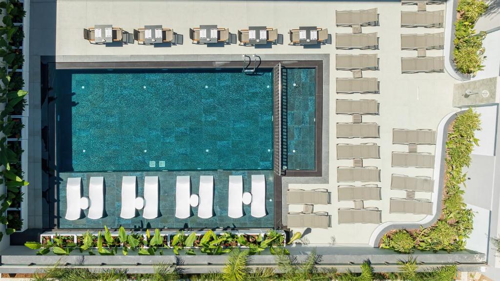 The swimming pool at or close to Awen Lara Hotel