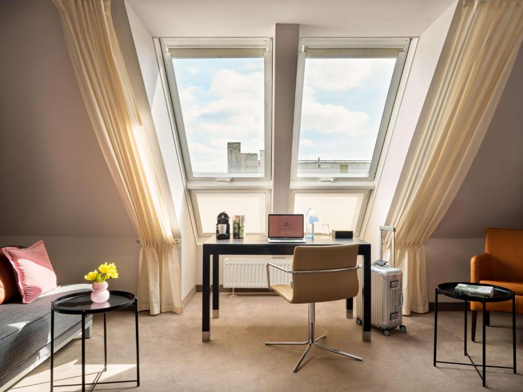 Posezení v ubytování Flemings Hotel Wien-Stadthalle