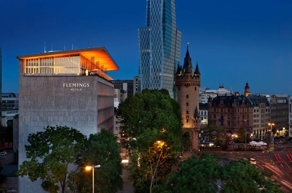 Nespecifikovaný výhled na destinaci Frankfurt nad Mohanem nebo výhled na město při pohledu z hotelu