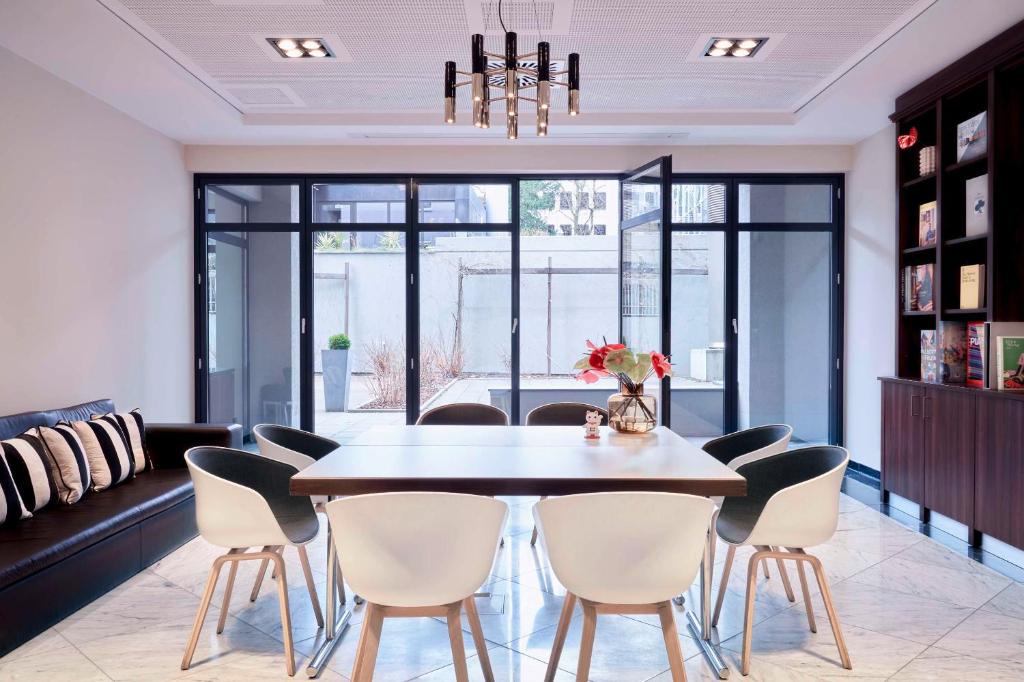 Posezení v ubytování Flemings Selection Hotel Frankfurt-City