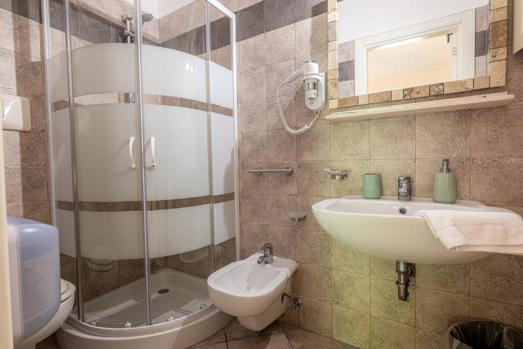 Koupelna v ubytování Bio Agriturismo Salos