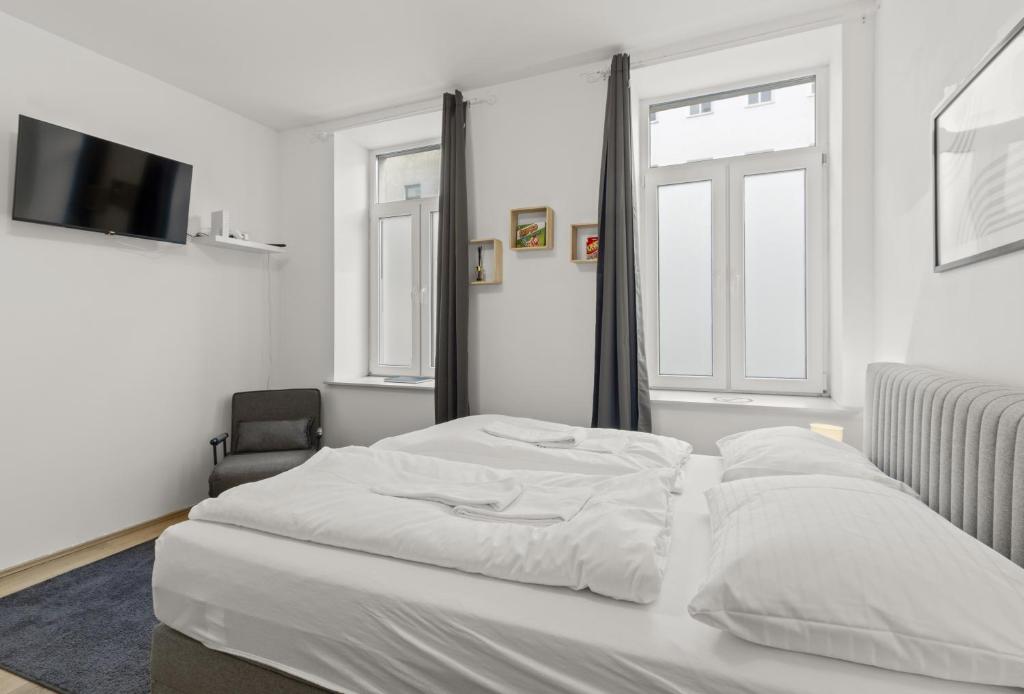 Faraway Studios 43 - Superior One-Bedroom Apartment
