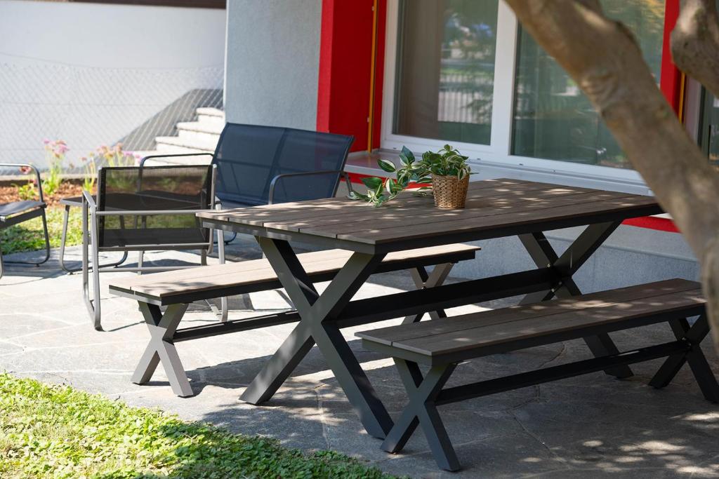 Patio nebo venkovní prostory v ubytování NH 7 Interlaken-Luzern I Lake I Mountain I connect