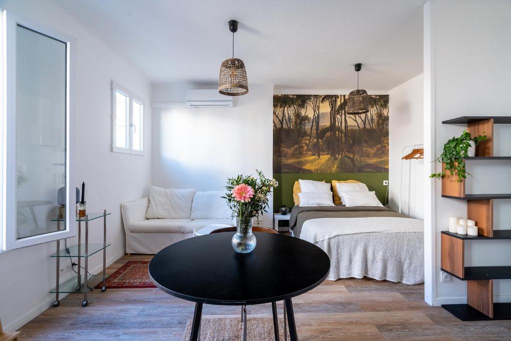 Photo de la galerie de l'établissement Studio avec terrasse proche Panier, à Marseille