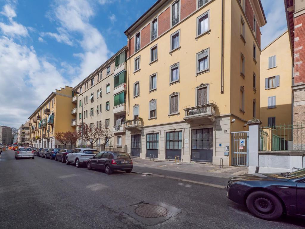 Youhosty - Modern Portello Apartment