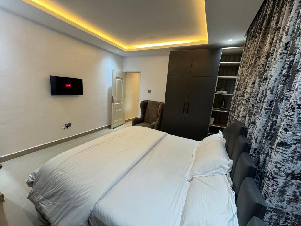 Postel nebo postele na pokoji v ubytování Five Palms One Bedroom Pent House Apartment