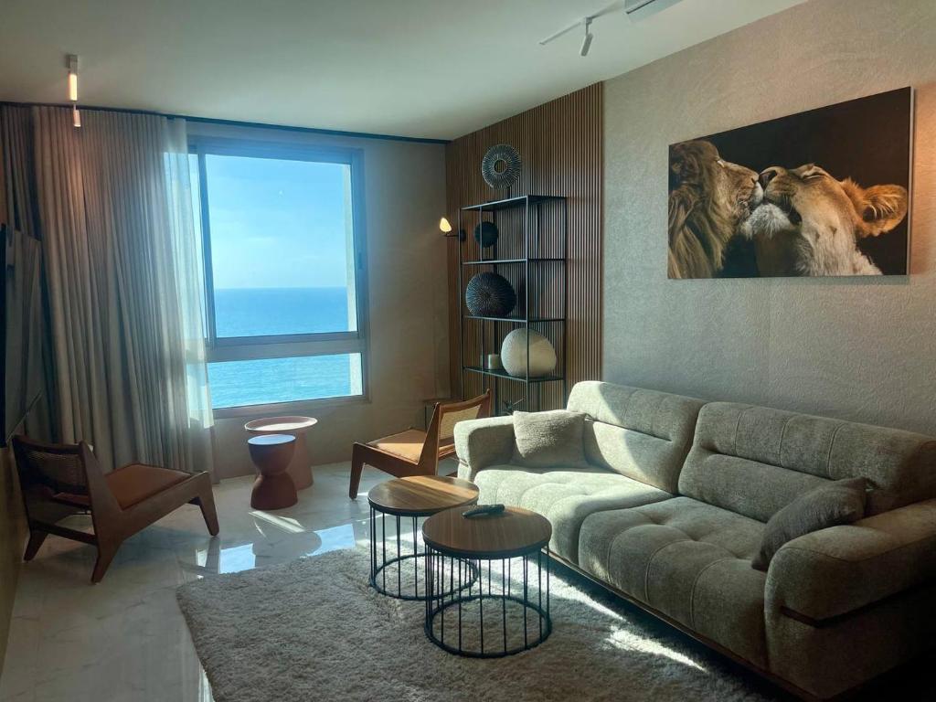 Carmel Holiday Apartments - King Suite Mit Spa Bad