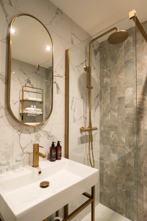 Ellen Kensington - Resim 13