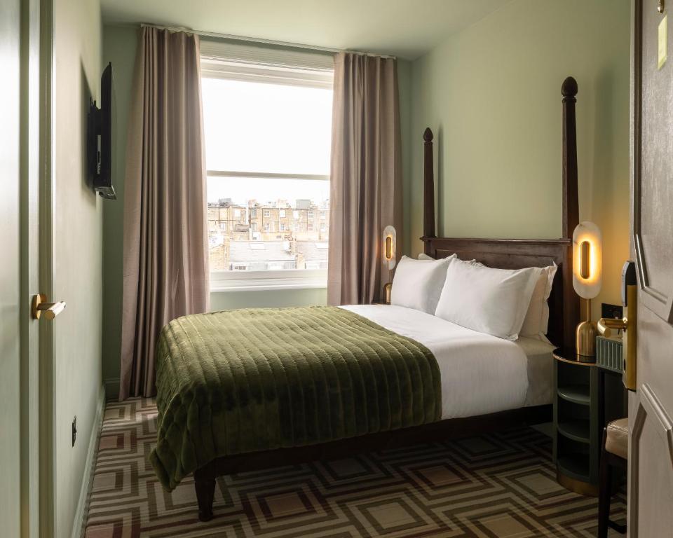 Ellen Kensington - Resim 14