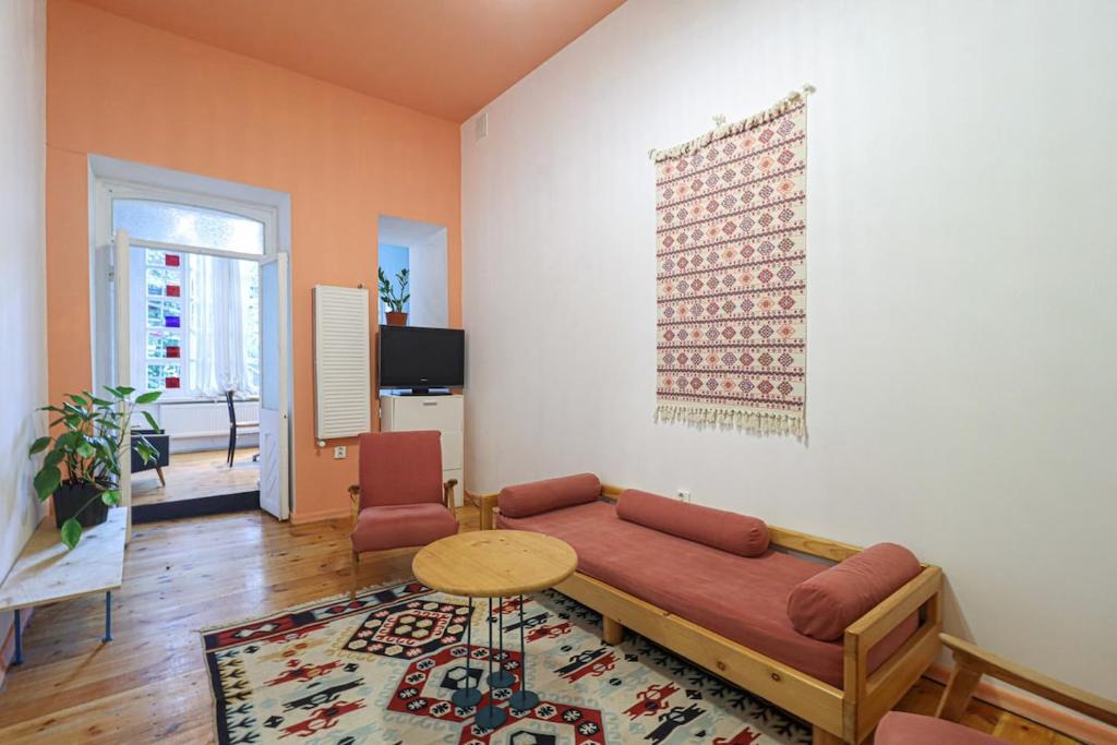 امکانات Unique 3BR Apt in Old Tbilisi - By Wehost - تصویر ۴