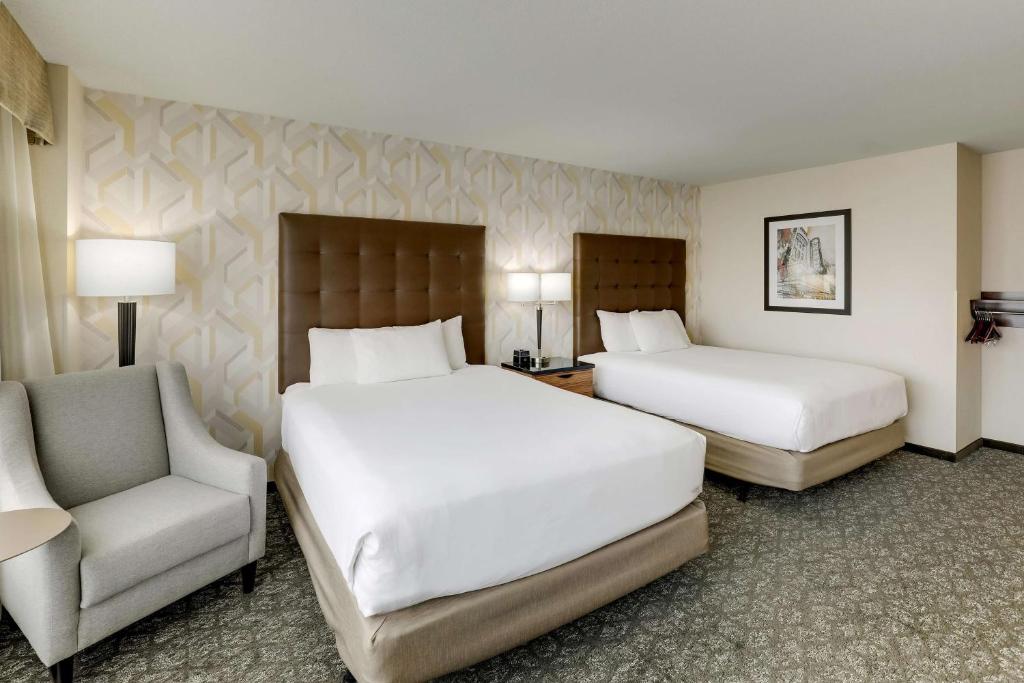 Drury Inn & Suites Birmingham Lakeshore Drive photo