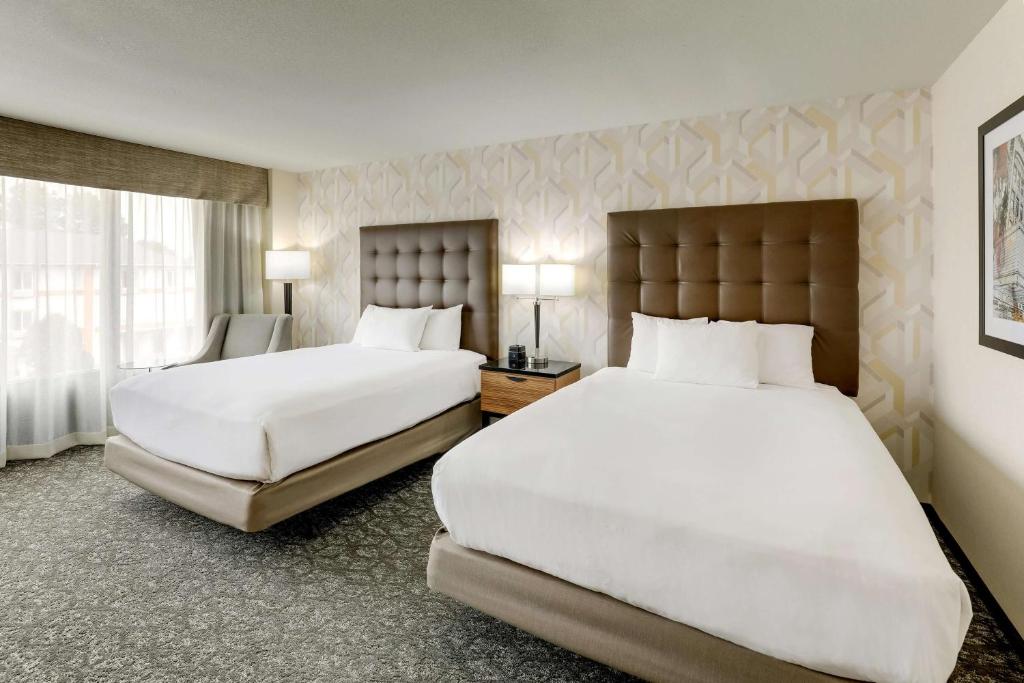 Drury Inn & Suites Birmingham Lakeshore Drive photo