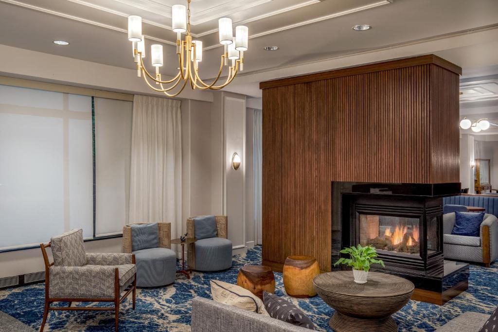 Residence Inn by Marriott Boston Harbor on Tudor Wharf photo