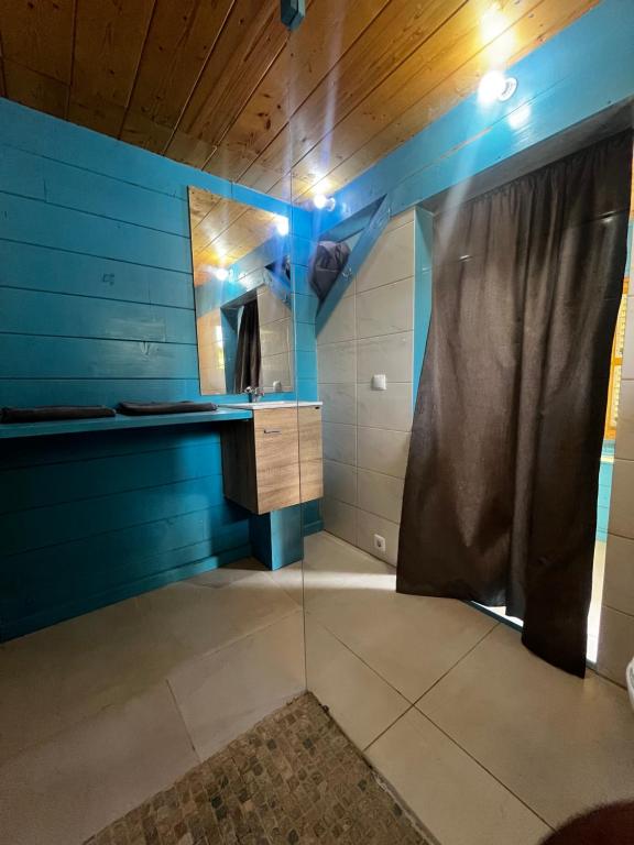 TV a/nebo společenská místnost v ubytování Casa Madeira