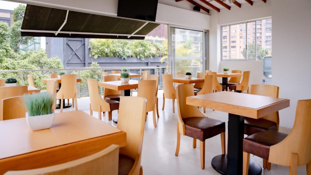 Restaurace v ubytování Hotel Madeiro