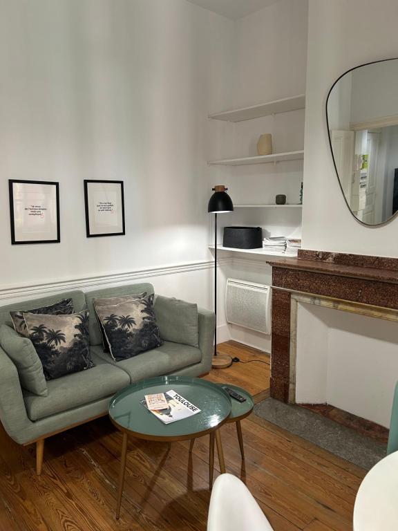 Le Toulousain 001 - Appartement calme en rez-de-chaussée avec Terrasse - Hypercentre, quartier Jeanne d'Arc